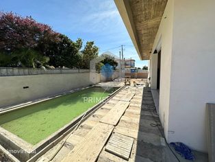 Moradia isolada T4 Nova com piscina em Brejos de Azeitão