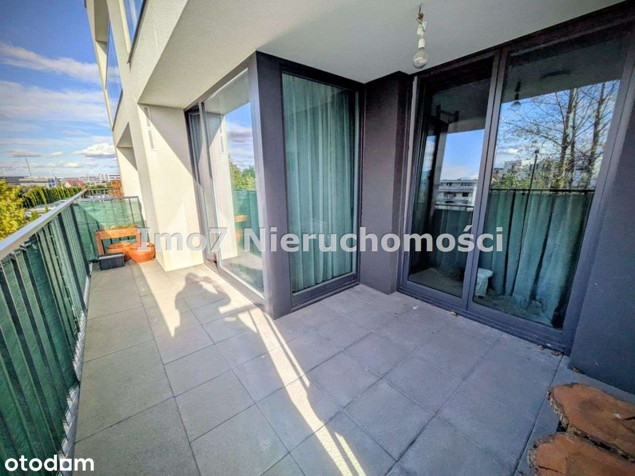 Komfortowe dwa pokoje z dużym tarasem i parkingiem-4