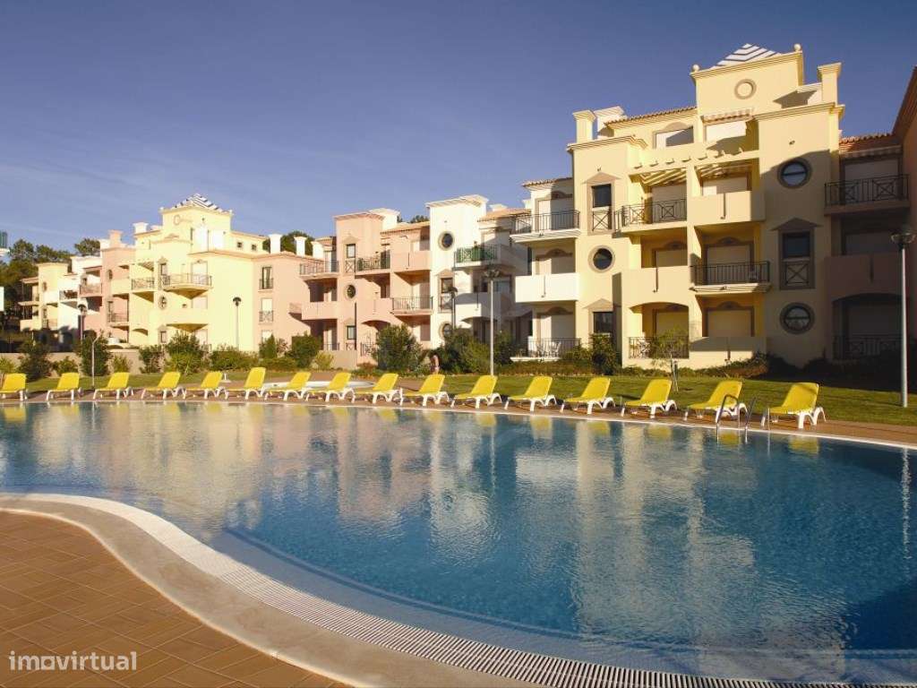 Apartamento T1 para venda em Condomínio Fechado com piscina em Vila... - Grande imagem: 2/8