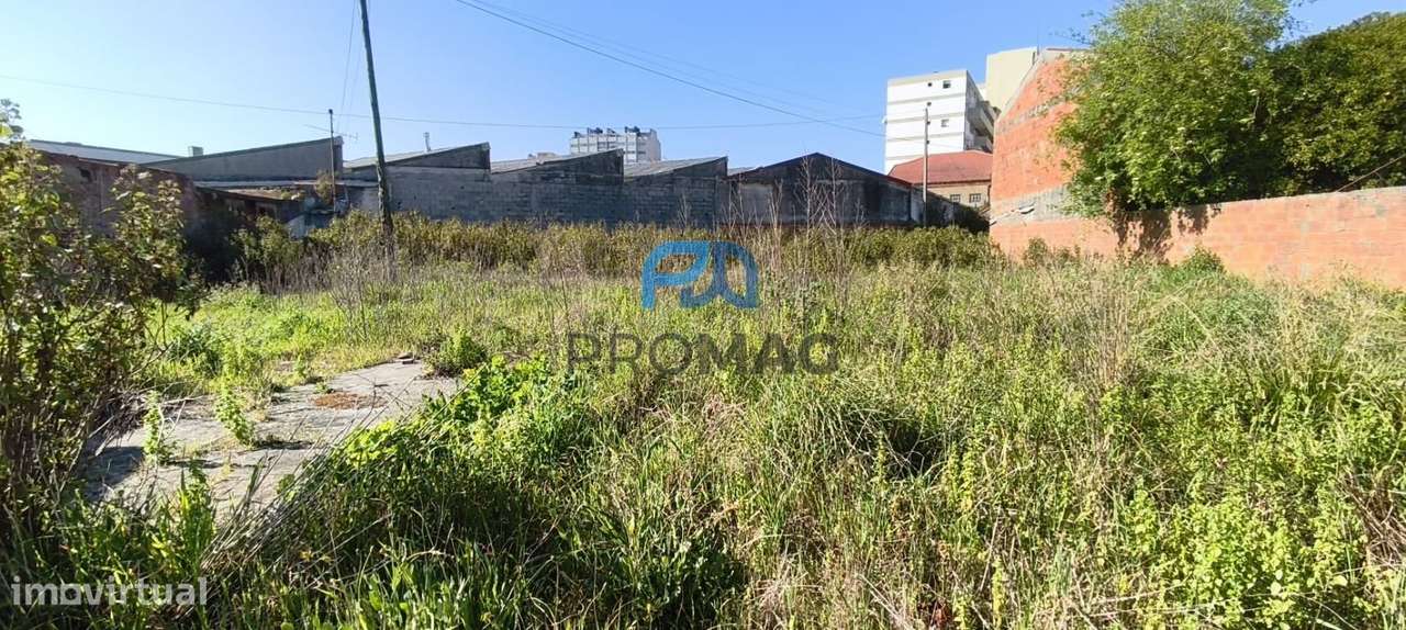Oportunidade Única em Ovar: Terreno Urbano 1.282 m² com Armazém Ruína-10