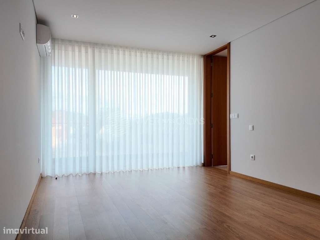 Luxuosa Moradia com 548 m2 - Premium com Piscina - 25 minutos do PORTO-37