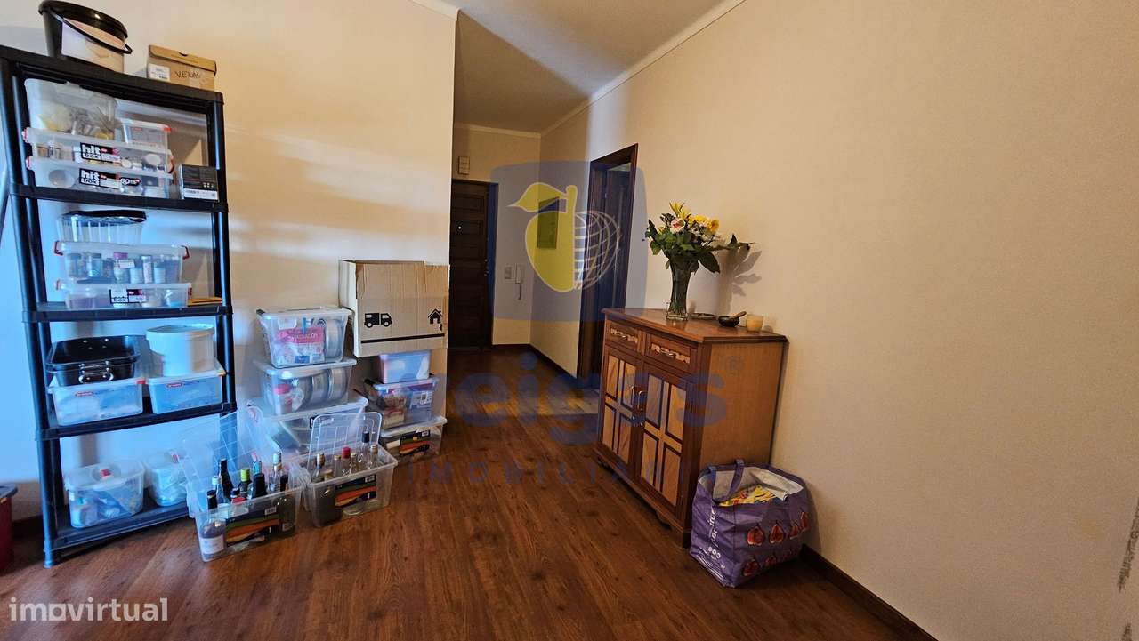 Apartamento T4 com 3 WC e Estacionamento-9