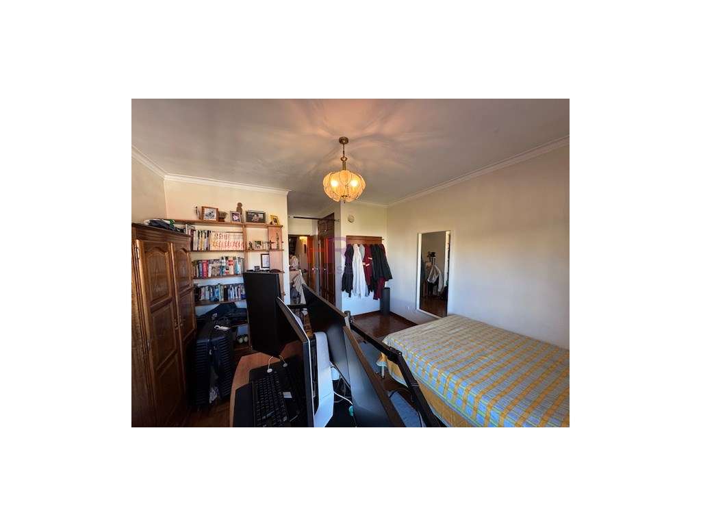 VENDE-SE MORADIA T4+1 COM PISCINA AQUECIDA E GARAGEM.-35