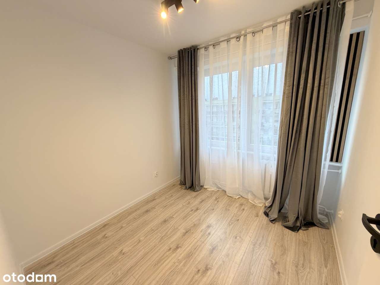 SPÓŁDZIELCZE/ nowe 2 pokoje/ DUŻY BALKON/ osobna kuchnia/OD ZARAZ! - Pełny obrazek: 3/9