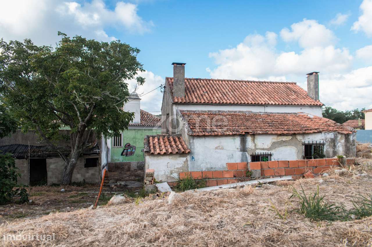 Lote Urbano, 5 fogos existentes _ ruínas.-21