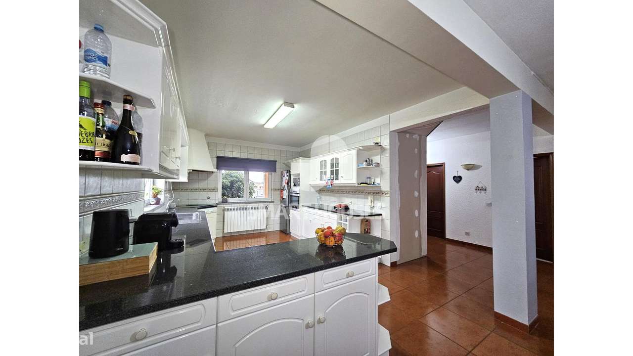 Moradia T4 Poços c/ terreno-8