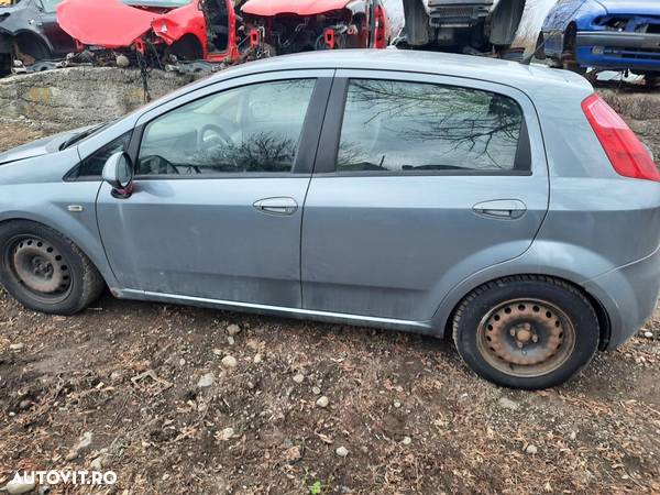 Dezmembrez Fiat Punto - 3