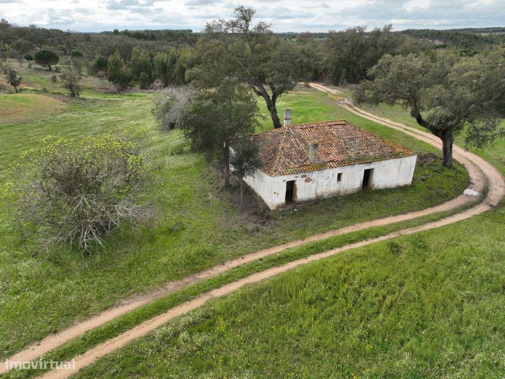 Quinta em excelente localização-1