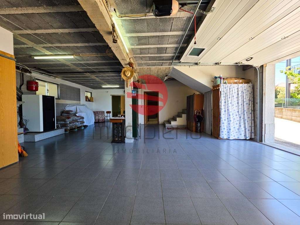 MORADIA T6 C/ GARAGEM-12