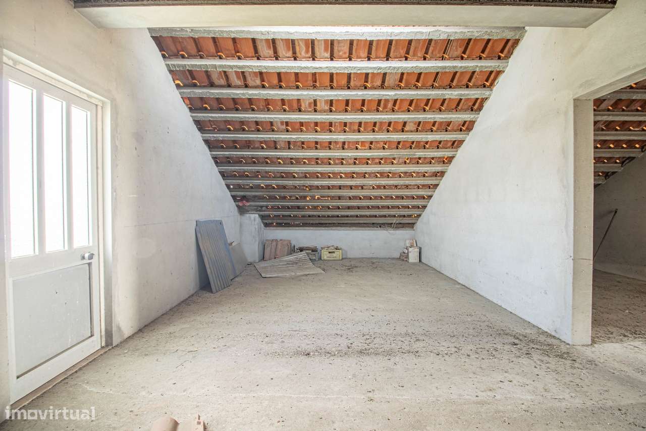 Moradia Isolada T3 com terreno de 726m² em Redondos – Espaço, Privacid-37
