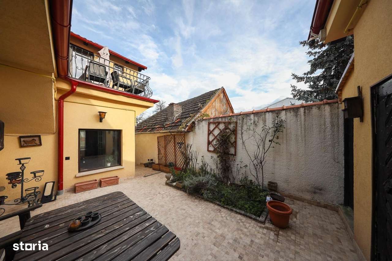 Casă deosebită de vânzare în centrul Brașovului - Imagine principală: 4/20
