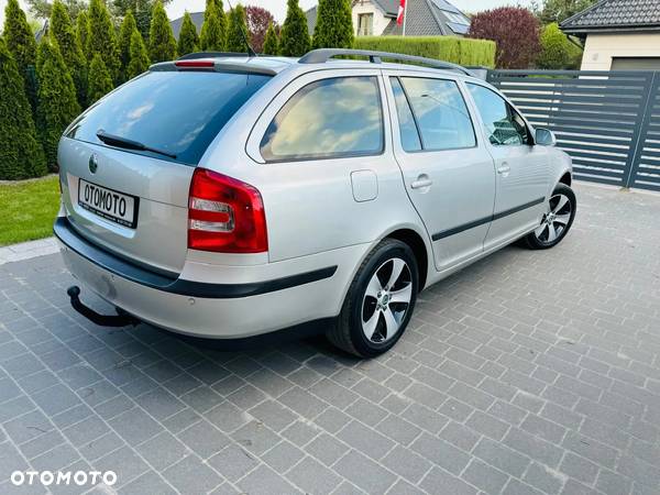 Skoda Octavia 1.6 Ambiente - 4