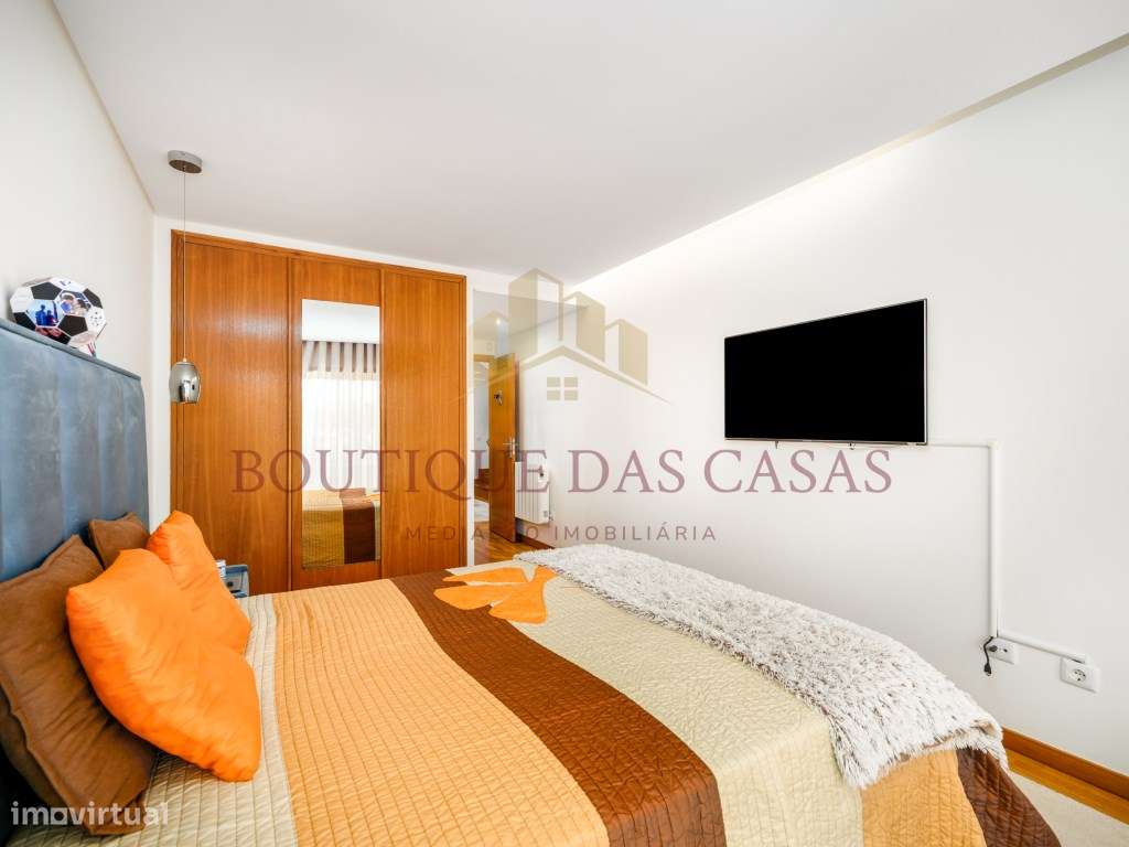 Moradia T5 em Perosinho-19