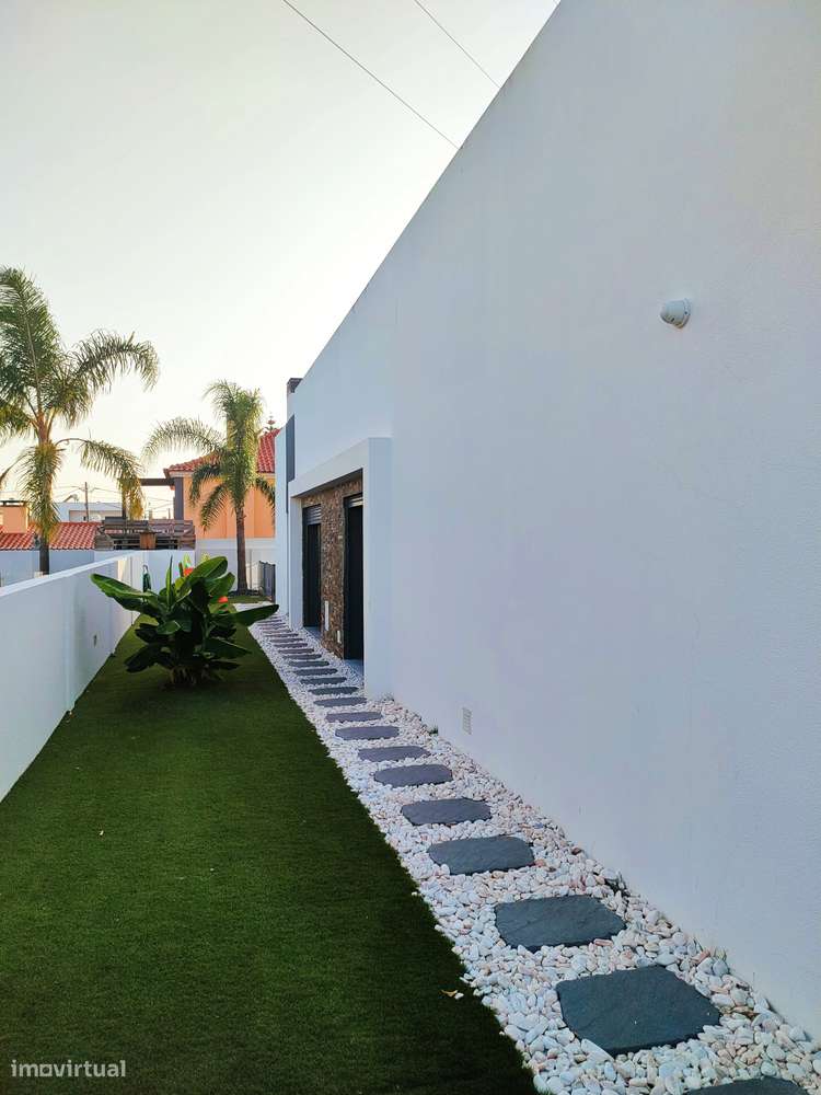Moradia térrea T3 com Piscina-26