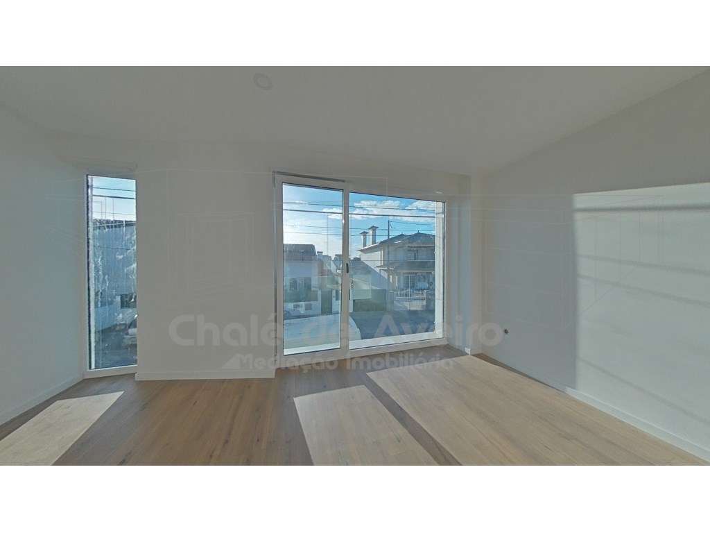 Apartamento T2 Duplex com garagem para 2 carros e terraço-9