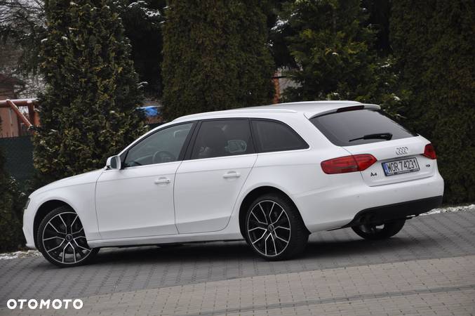 Audi A4 Avant 2.0 TDI DPF Ambiente - 17