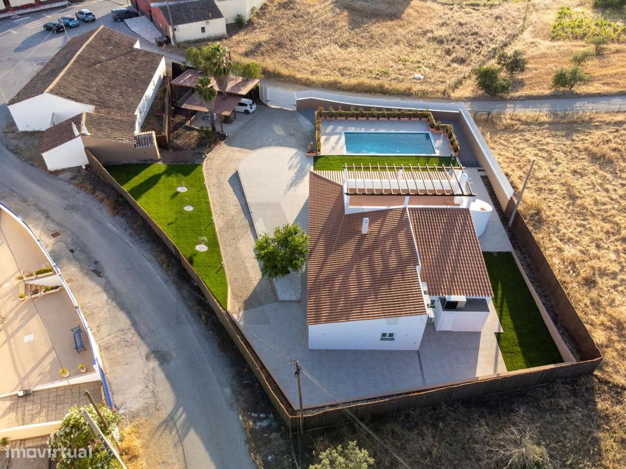 Moradia Unifamiliar com 4 Suites, Piscina na Corte António Martins, Vi - Grande imagem: 4/60