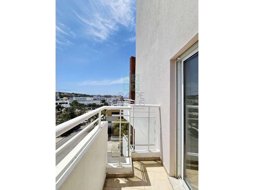 Espaçoso apartamento T3, com parqueamento, junto centro de Loulé, A...-23