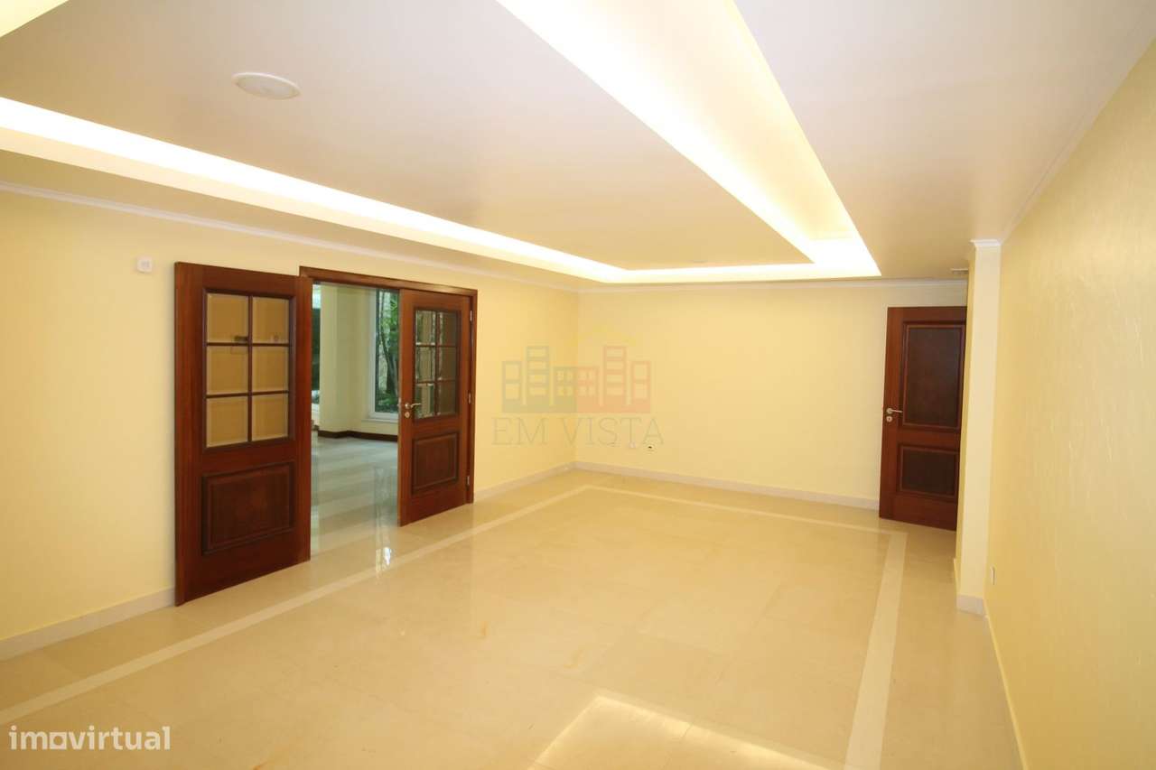 Vivenda de Luxo com Piscina Belas-6