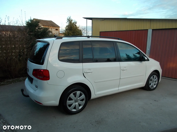 Volkswagen Touran - 8