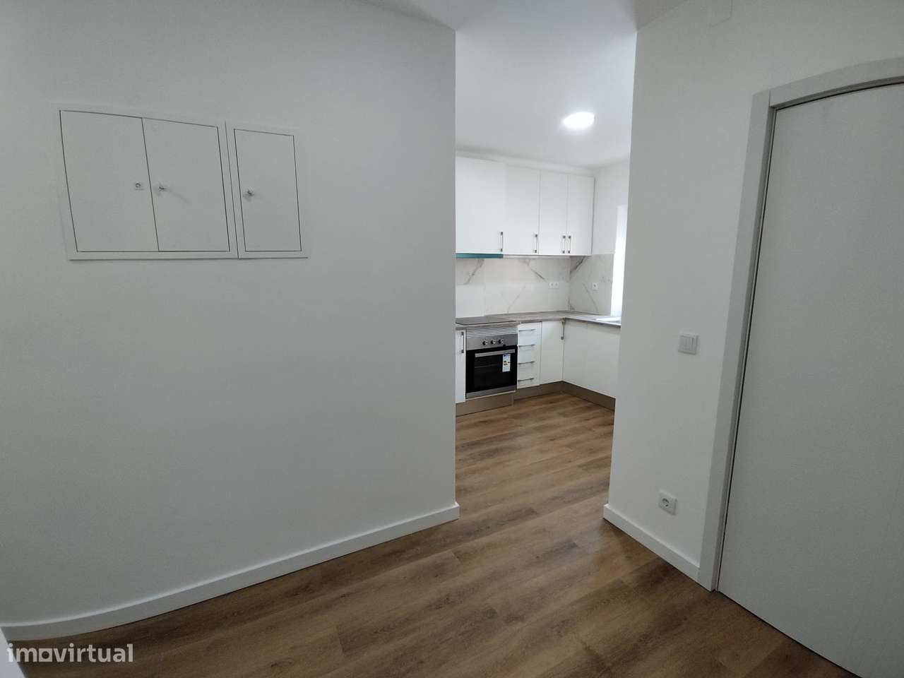 T1 2º andar todo remodelado Bx. da Banheira-2