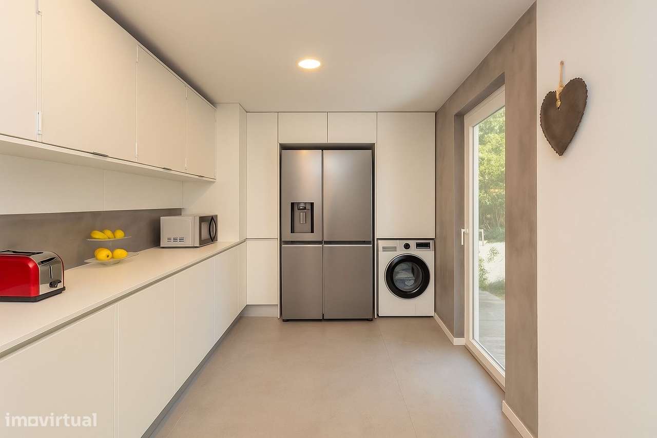 Moradia T4+1 para remodelação Gandarinha em Cascais-11