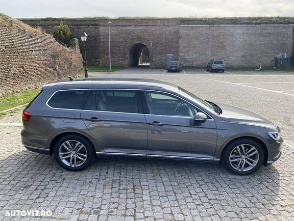 Volkswagen Passat Variant 2.0 TDI SCR DSG BlueMotion Highline - 11