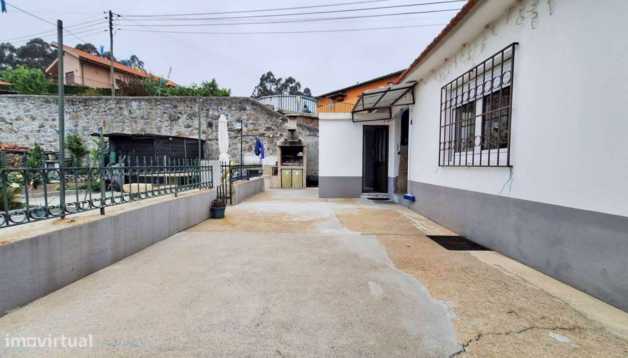 Venda de Moradia V3 com quintal e excelente espaço exterior em Tougue-17