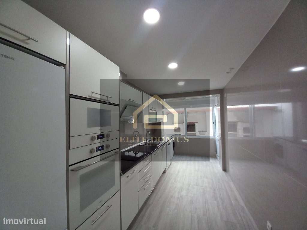 Apartamento T2 Remodelado com Vista Mar e Terraço - Ericeira - Grande imagem: 5/29