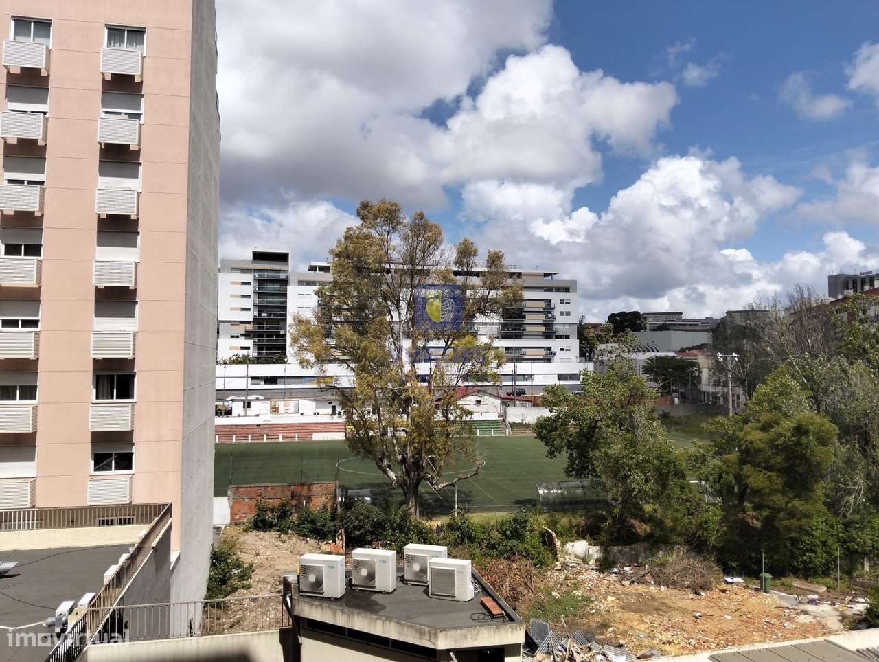 Apartamento T3 Remodelado c/estacionamento na Estrada da Luz-23