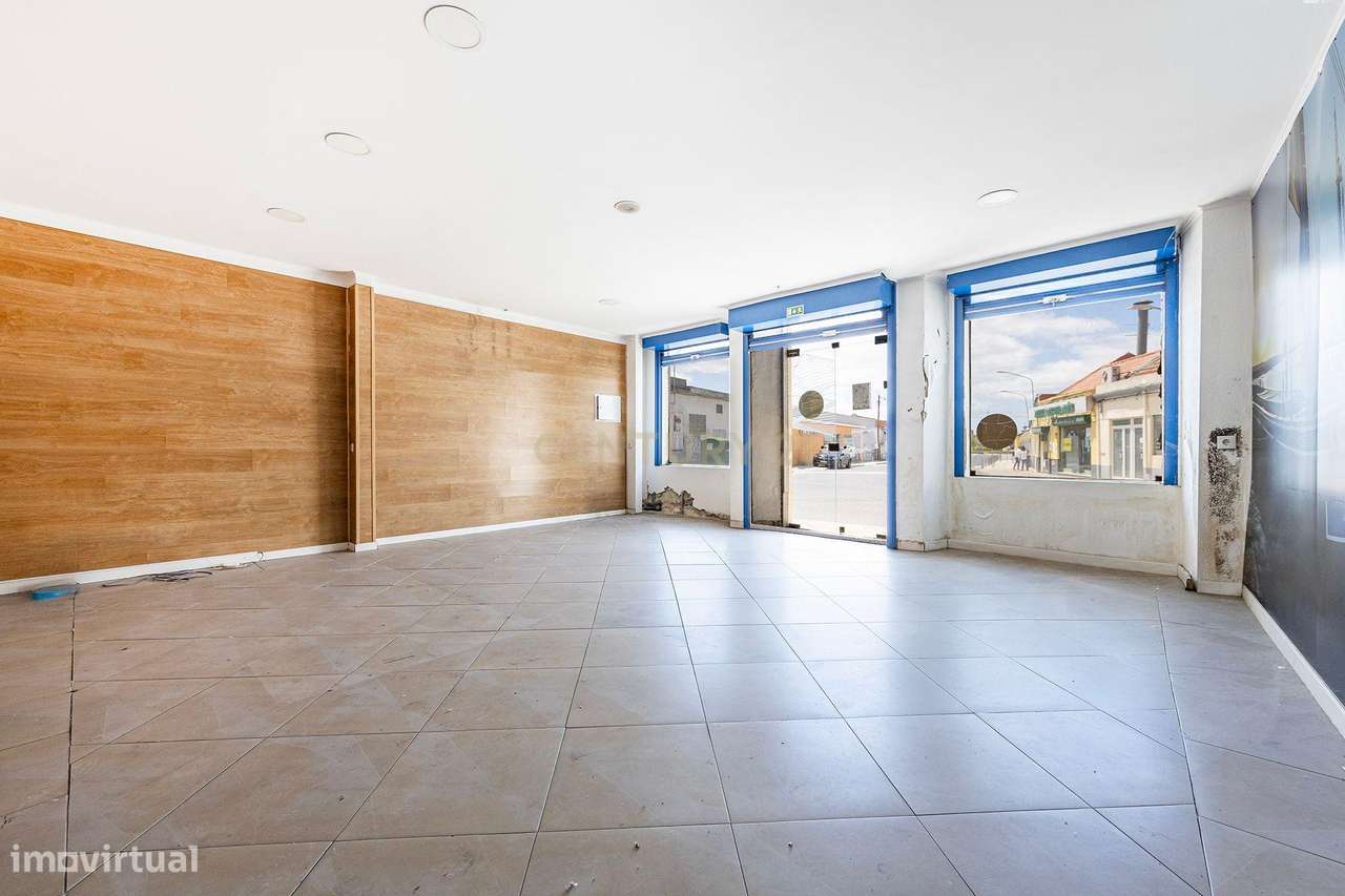Loja na Moita - 86m² por 219.500€-3