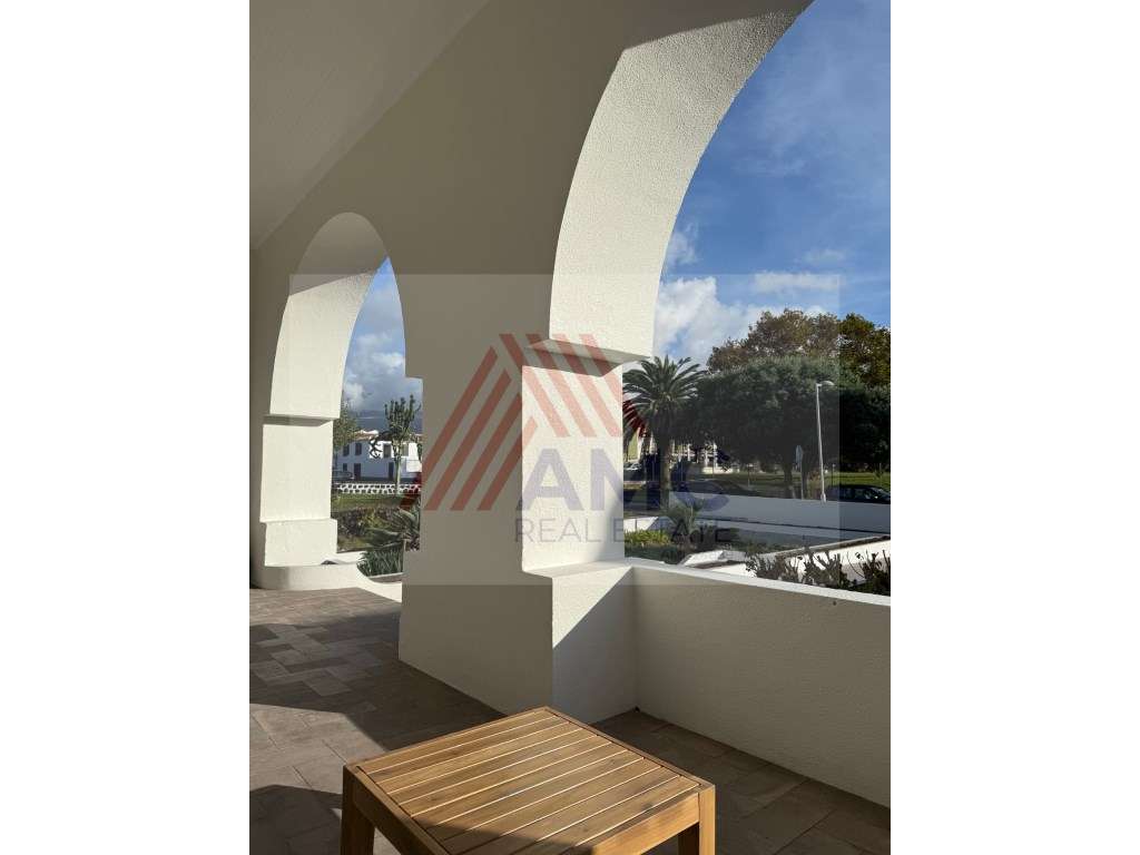 MORADIA T6 NO CENTRO DA VILA DA MADALENA-6