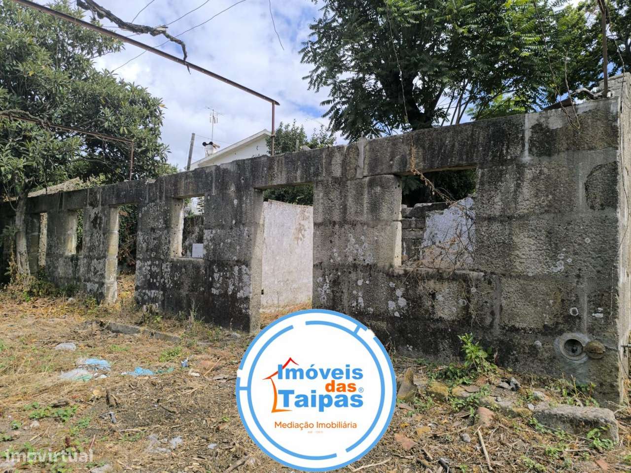 Vende-se Ruínas em Sande, Guimarães-1