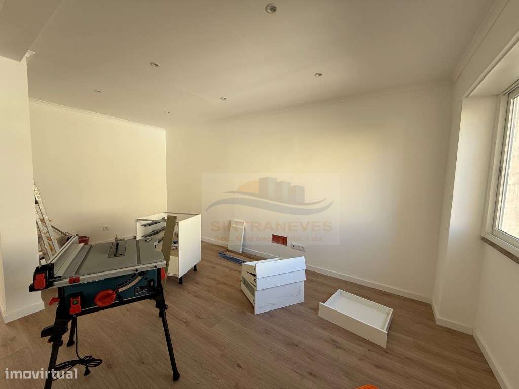 Apartamento T3 Fantástico e Totalmente Remodelado ao Pé da Igreja P...-14