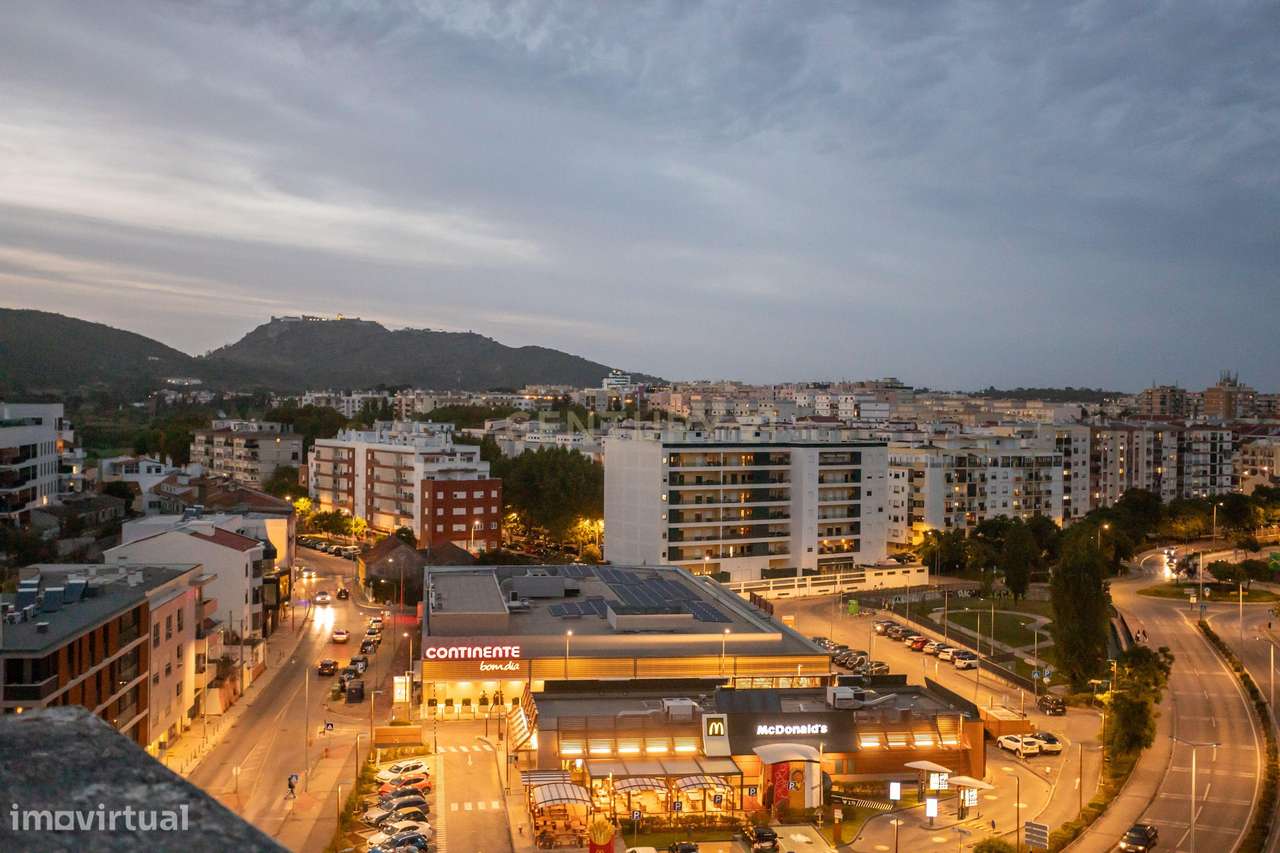 Um Apartamento com Alma de Moradia ; T3+1 + Terraço de 143 m²-58
