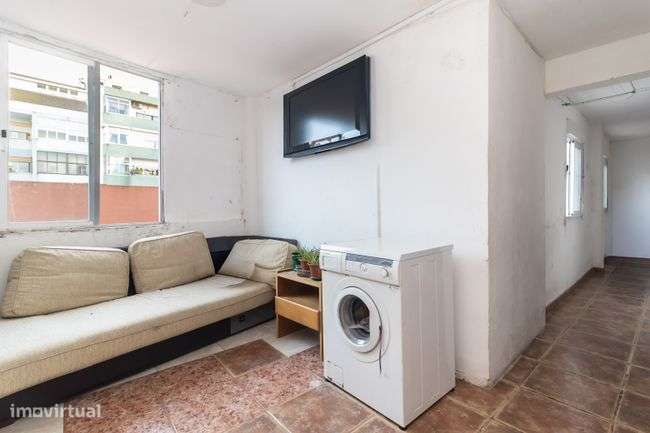 Prédio  2 Apartamentos 2 lojas Venda Barreiro-10