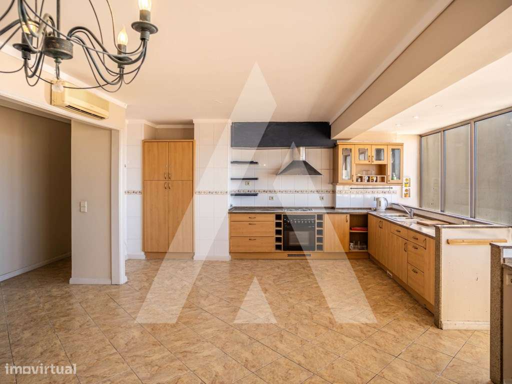Apartamento T4 com Terraço de 90 m² no Centro de Aveiro-13