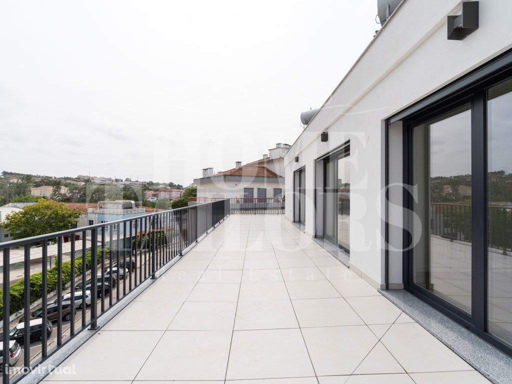 Penthouse T3 a estrear, com Terraço de 120 m2, vista 360º...