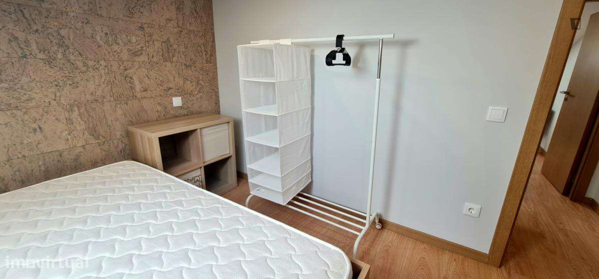 Quarto - localizado em São Martinho de Bispo Coimbra - Grande imagem: 3/7