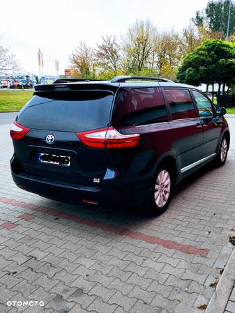 Toyota Sienna 3.5 V6 XLE AWD - 11