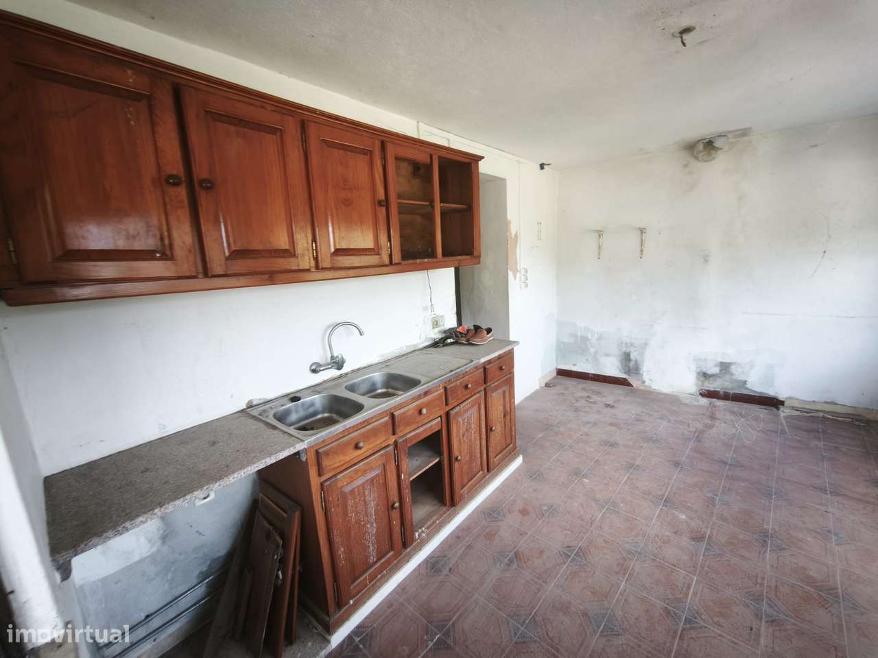 Casa em 4 pisos, para remodelar, em Lorvão, Penacova, Coimbra-8
