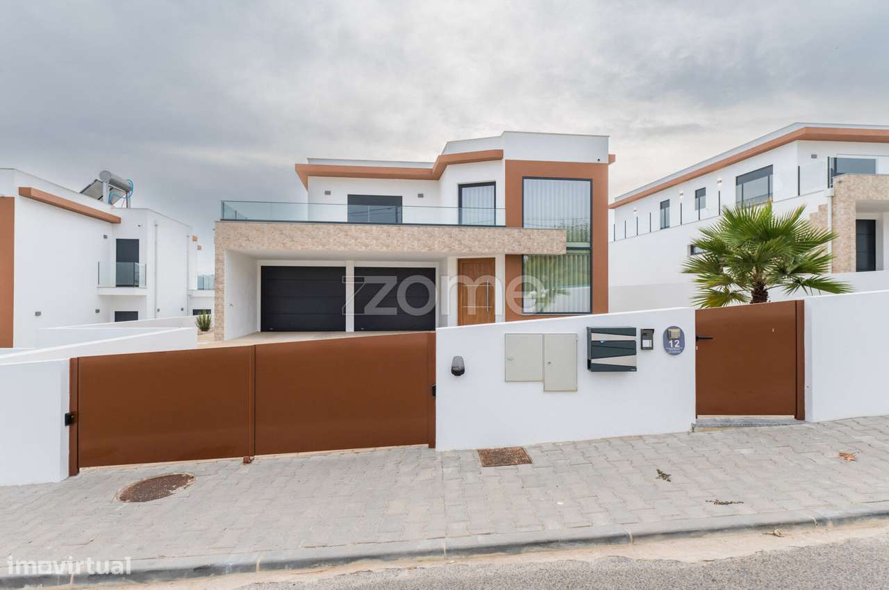 Moradia T4 com psicina - Grande imagem: 4/60