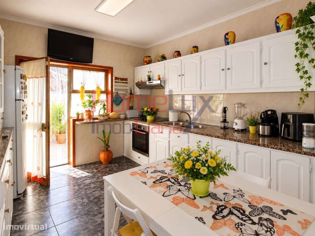 Moradia T4 em Fânzeres-5
