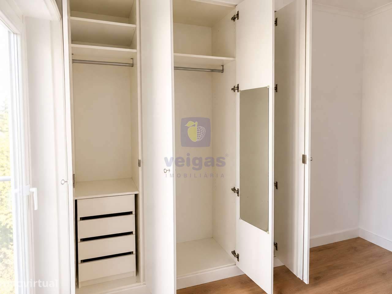 Apartamento T3 Remodelado c/estacionamento na Estrada da Luz-13