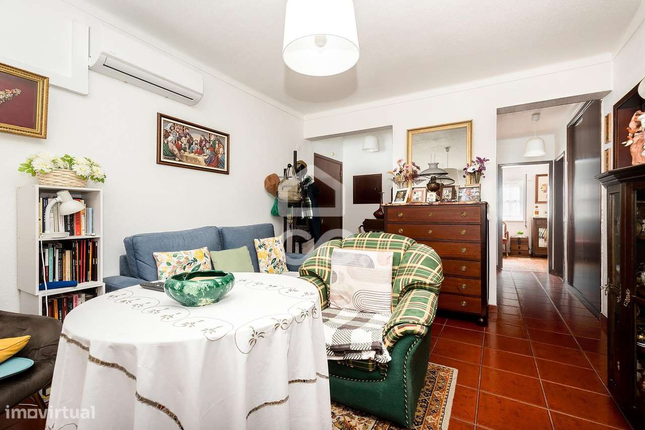 Apartamento T2 de Rés do Chão c/ Quintal |  Bairro das Coronheiras, Ba - Grande imagem: 3/13