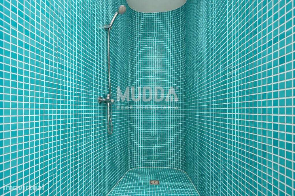 Moradia totalmente remodelada em 2025 — charme, modernidade e um jardi-22