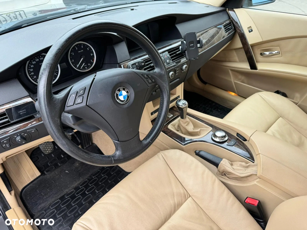 BMW Seria 5 520i - 21
