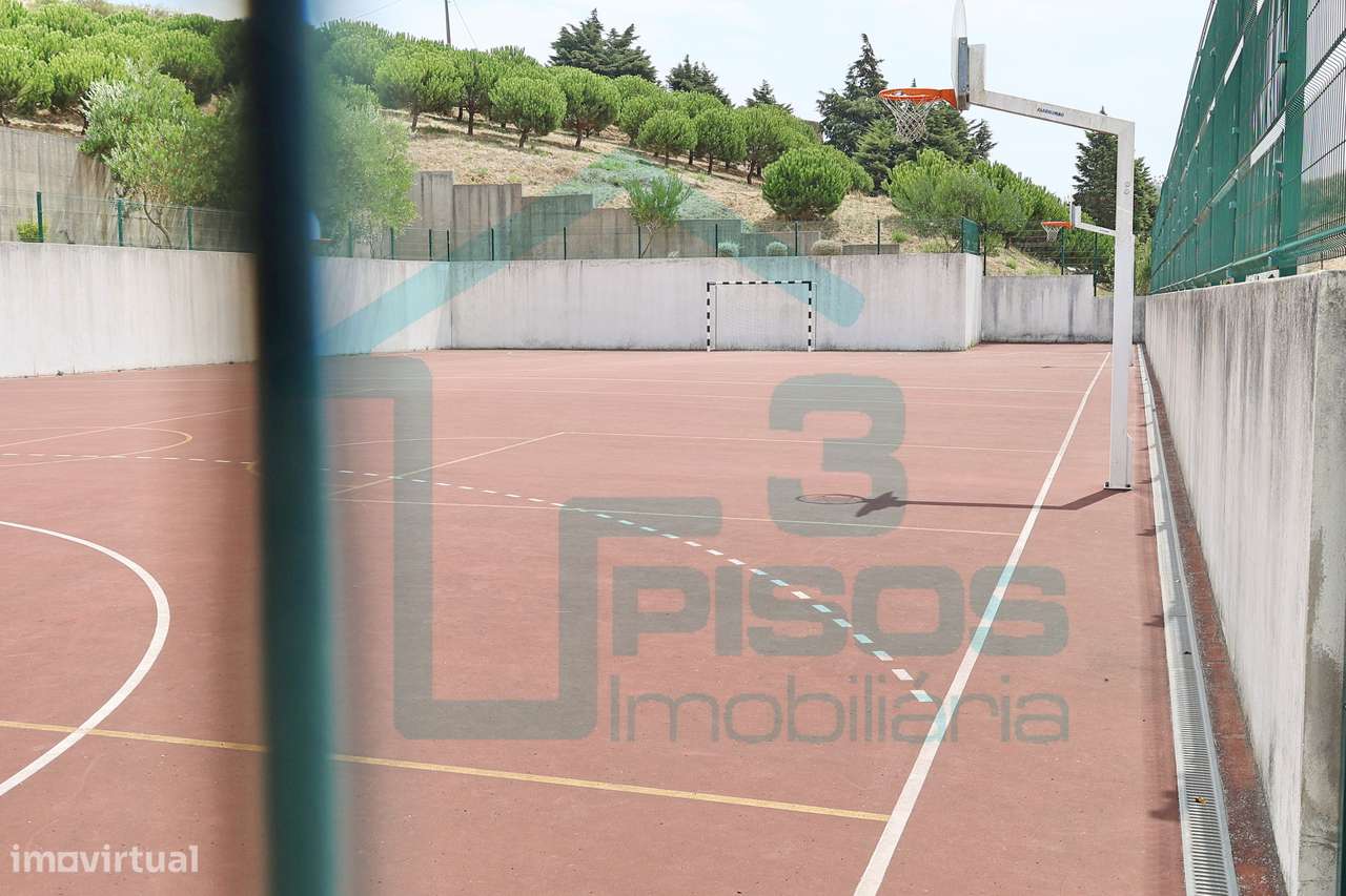 Moradia para recuperar 323 m², dois pisos, 25 minutos de Torres Vedras-40