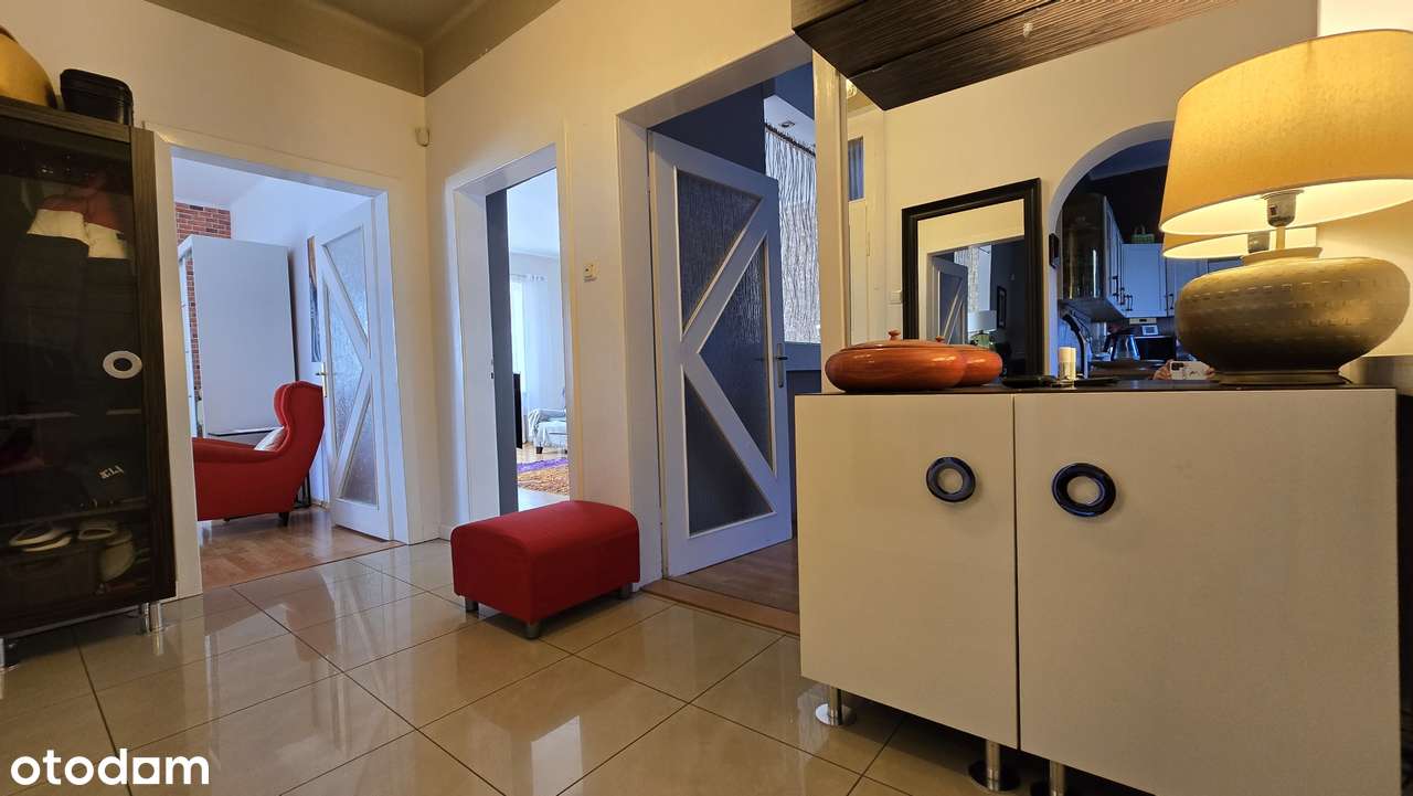 Przestronny dom, dwa odrębne lokale, ładna i duża działka!-14