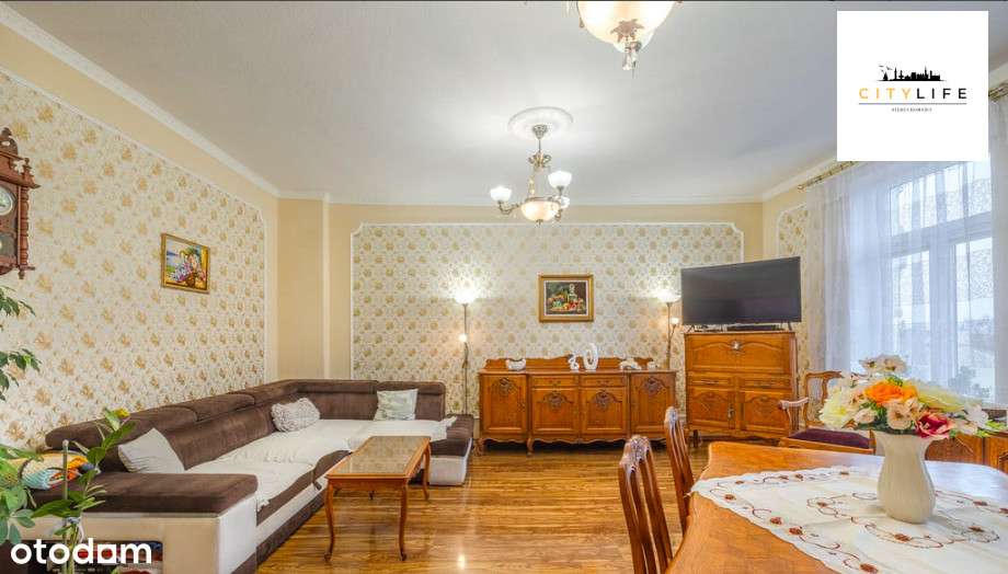 Niedaleko Forum | Cisza | Wysokie stropy-0